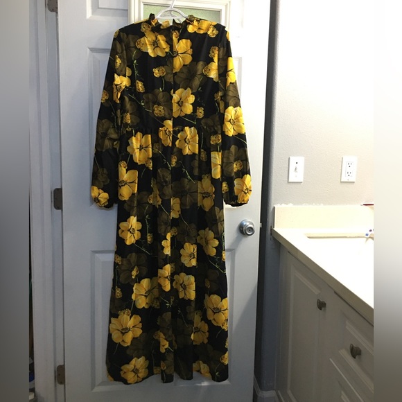 New dress 👗 - Picture 3 of 6